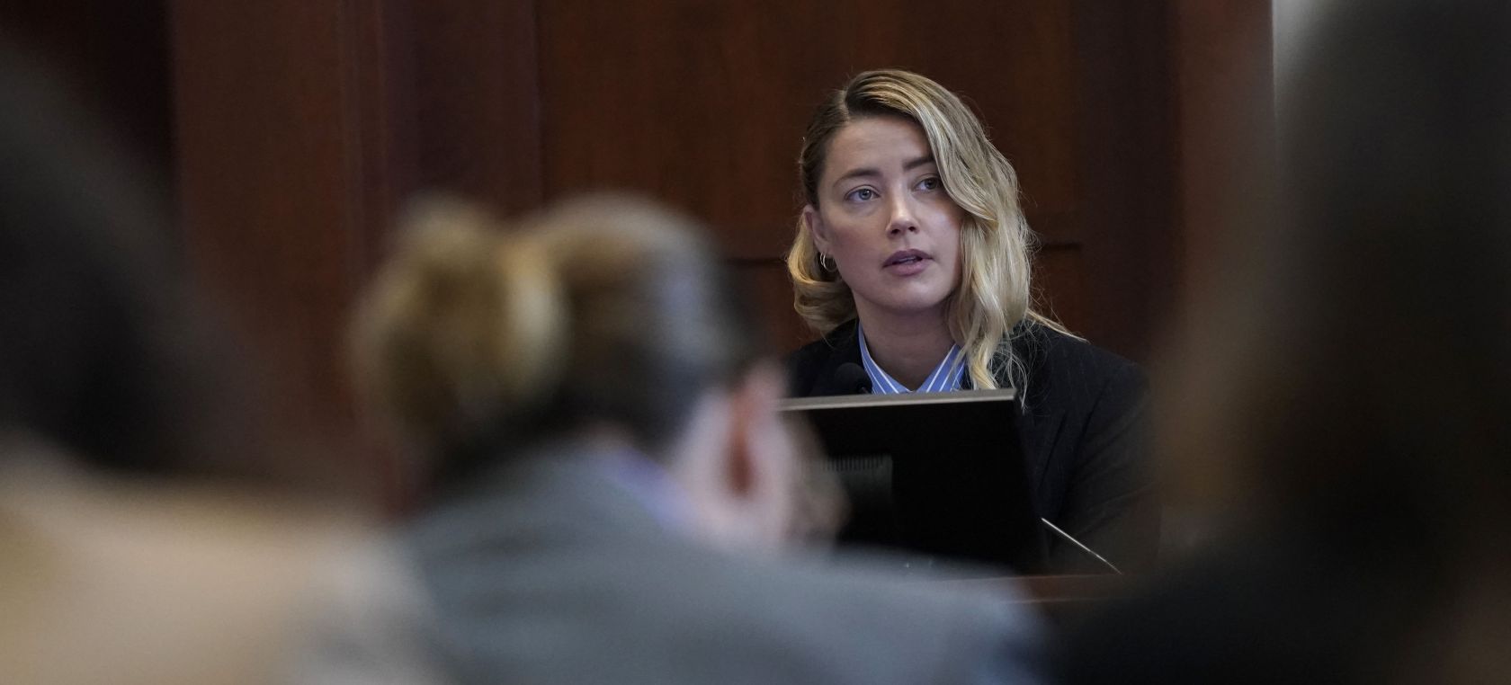 Amber Heard cuenta en el juicio los presuntos abusos de Johnny Depp: “Me metió los dedos, no sabía qué hacer”