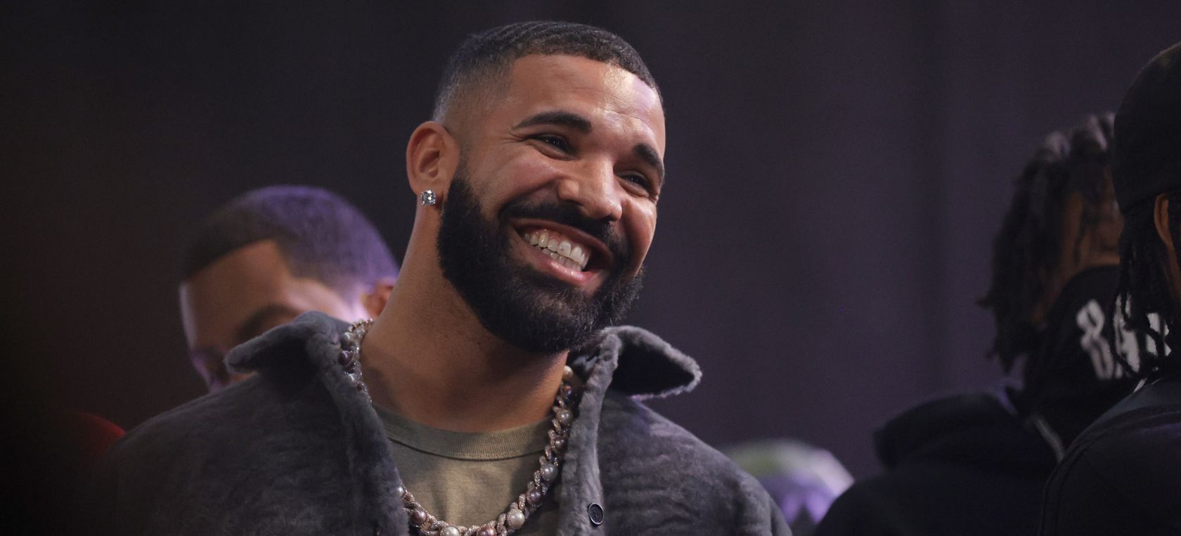 Drake toma la iniciativa y decide trolear a sus trols