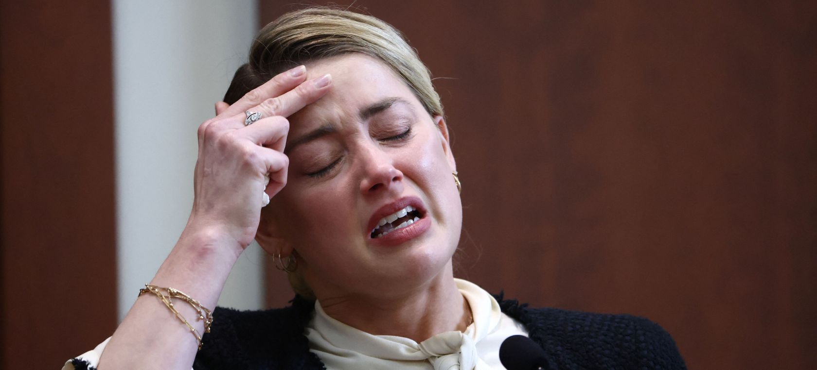 Amber Heard se derrumba acusando a Johnny Depp de violarla con una botella: “Me la metía una y otra vez”