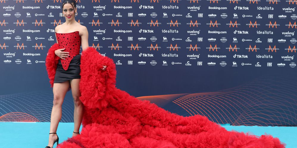 Chanel triunfa de rojo en la alfombra turquesa