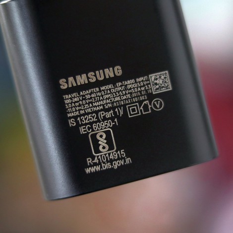Samsung demandada por no incluir cargador con sus teléfonos