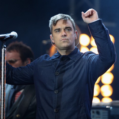 Robbie Williams versiona a Oasis y da un paso más hacia la reconciliación con los Gallagher