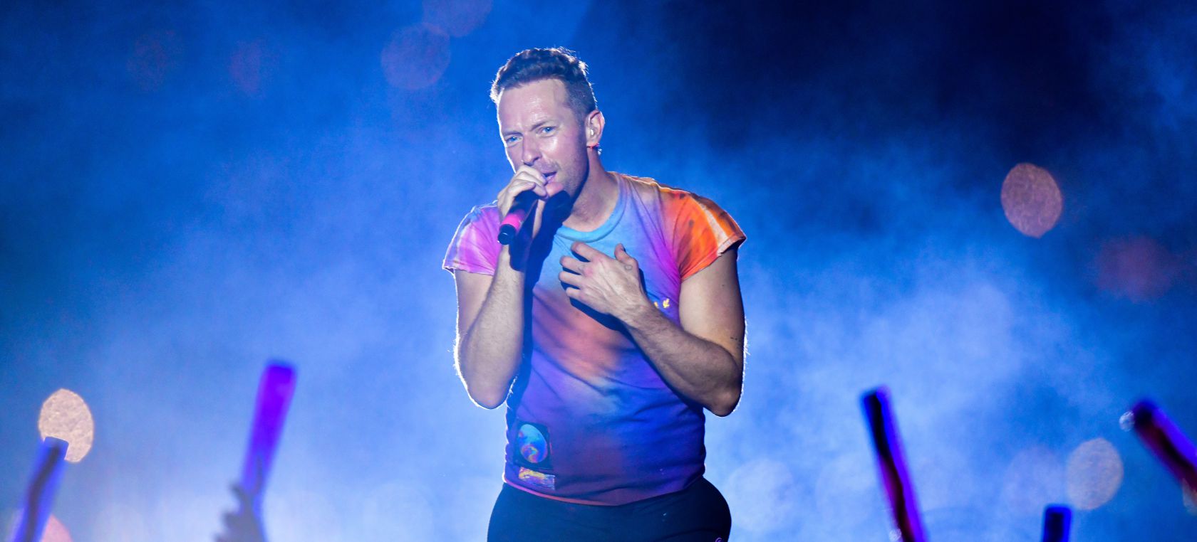 Coldplay continúa con su gira más sostenible usando baterías recicladas