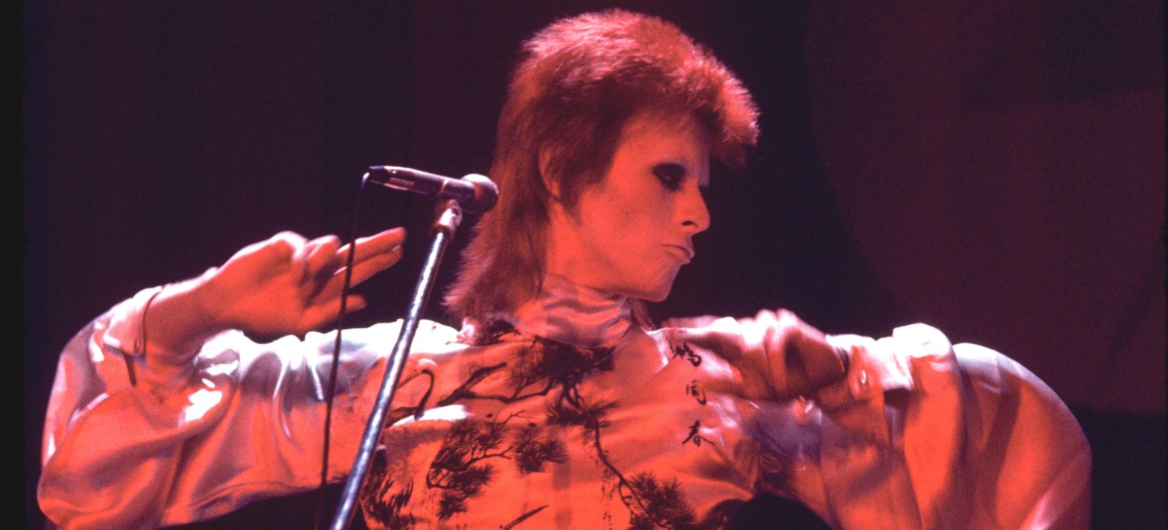 Escucha la nueva versión inédita de 'Starman' de David Bowie