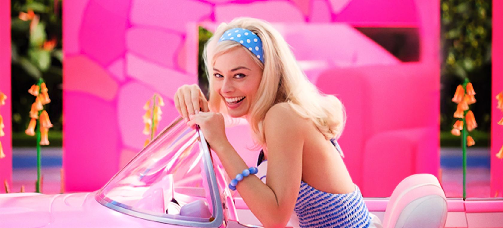 Margot Robbie se deja ver por el rodaje de ‘Barbie’ y vuelve a sorprender con sus looks: “Es una muñeca”
