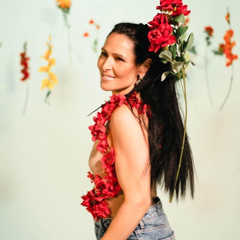 Rosa López regresa con ‘Esa Belleza’, una canción poderosísima y cargada de amor propio