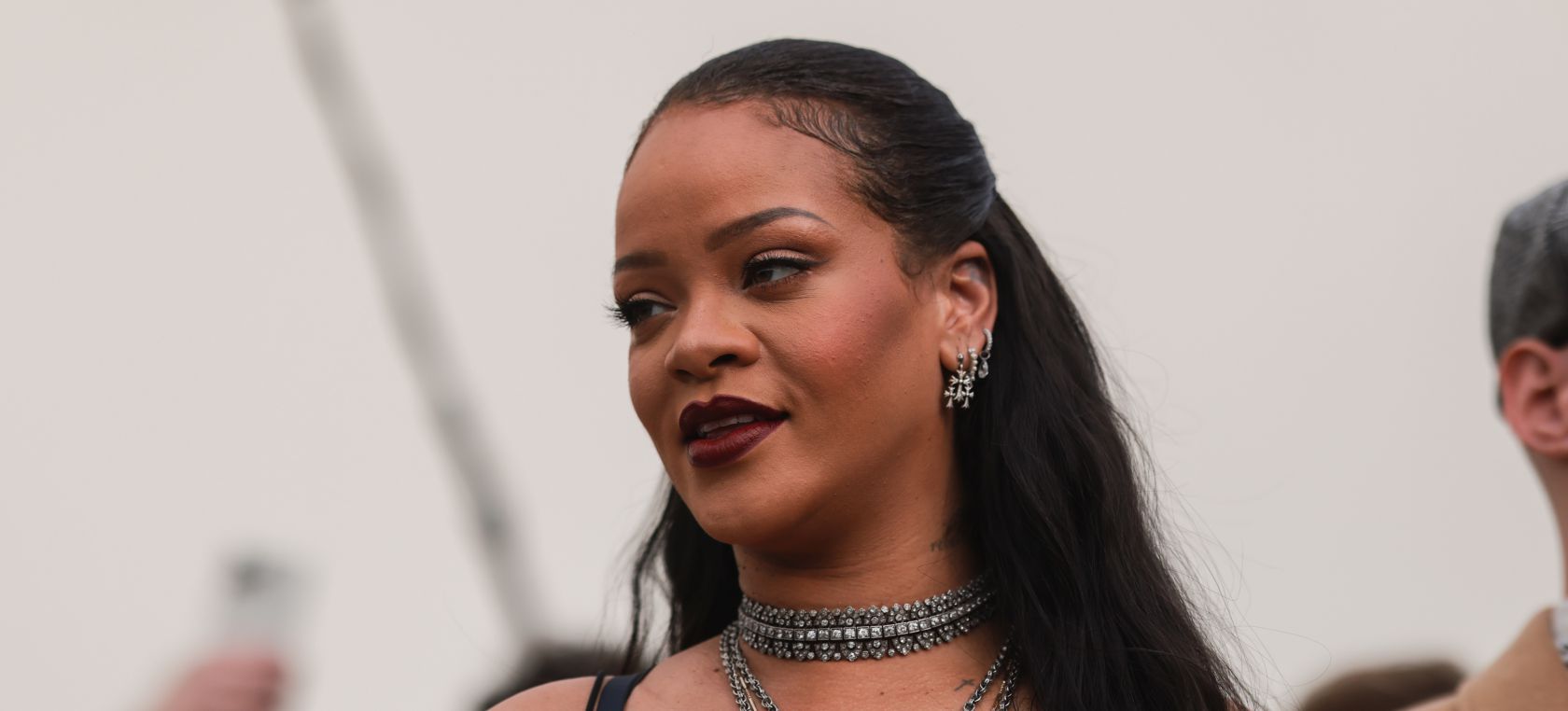 Rihanna reaparece públicamente en un festival tras ser madre