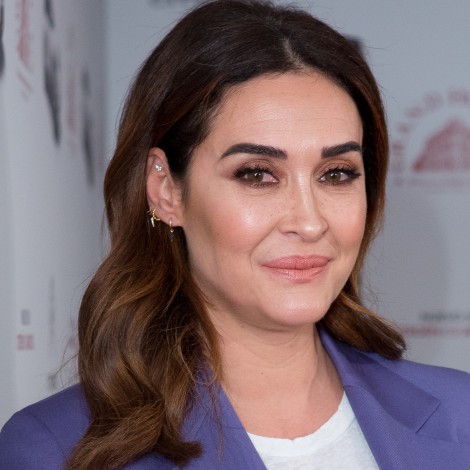Vicky Martín Berrocal vuelve a triunfar con dos de sus diseños para las bodas de plata de una amiga suya