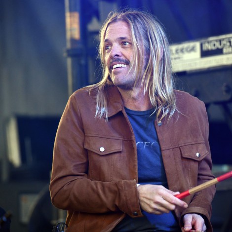 El hijo de Taylor Hawkins rinde homenaje al batería de Foo Fighters con una versión de ‘My Hero’