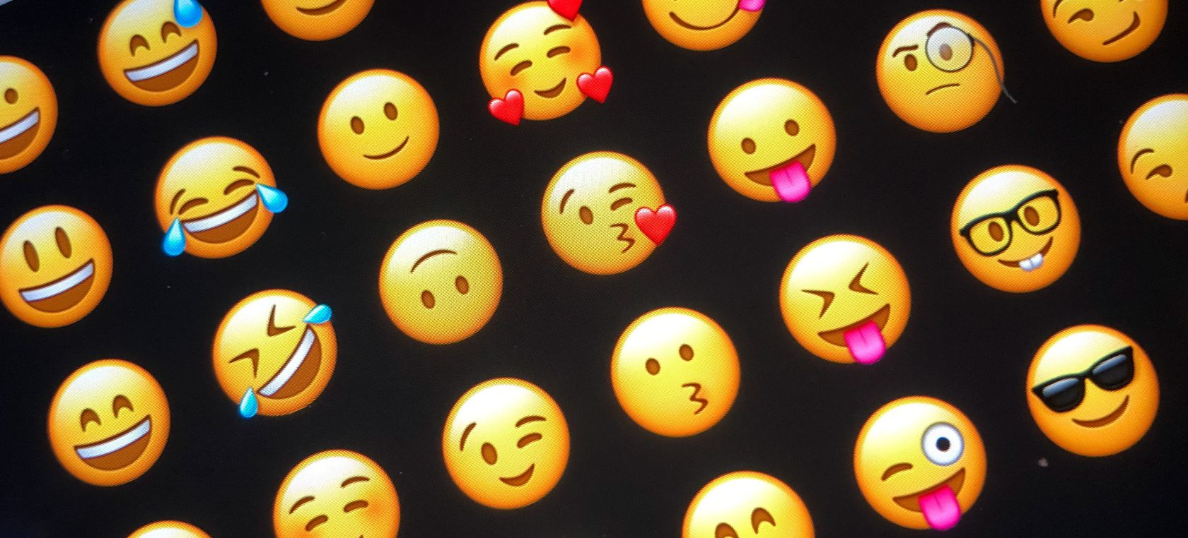 Día del Emoji: las canciones perfectas para combinar con los icónicos rostros amarillos