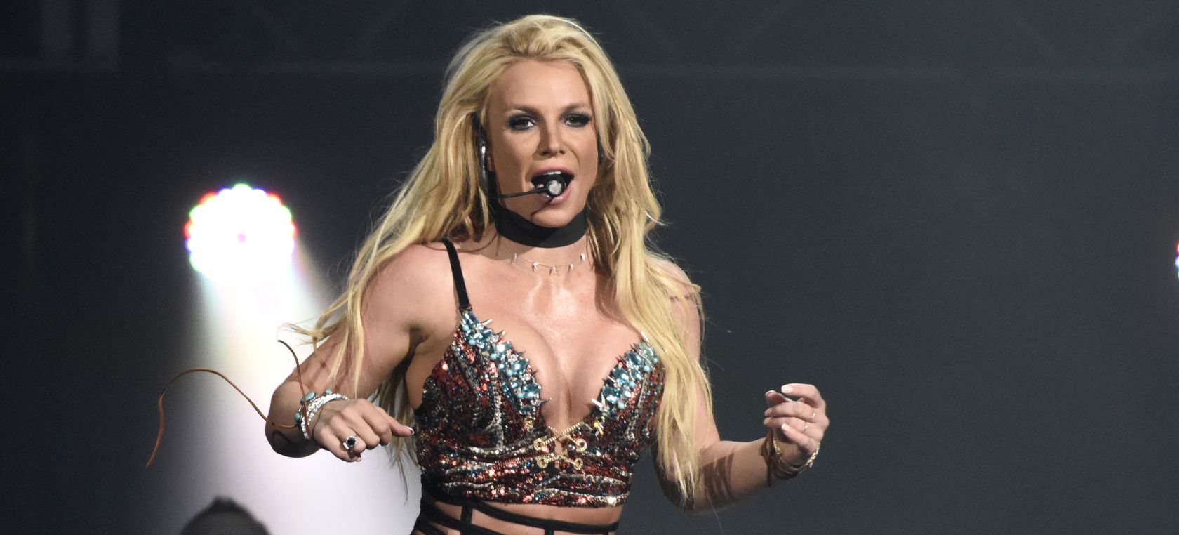 Britney Spears sorprende cantando una nueva versión de 'Baby One More Time'
