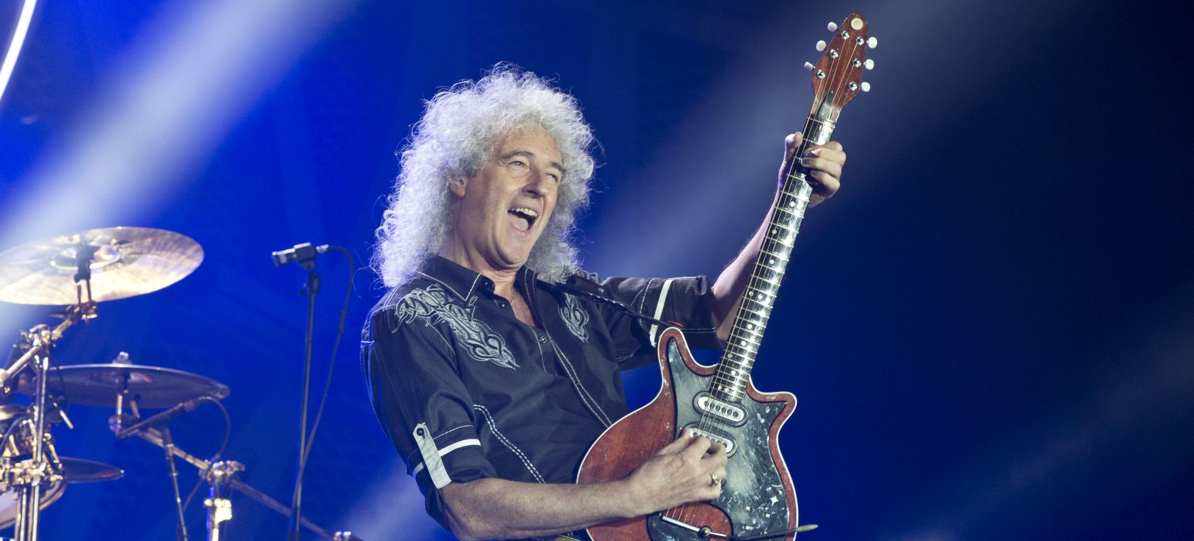 Brian May, el guitarrista, astrofísico y guardián del legado de Queen, cumple 75 años