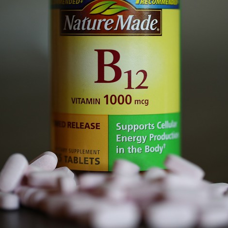 ¿Por qué los veganos y vegetarianos deben tomar vitamina B12?