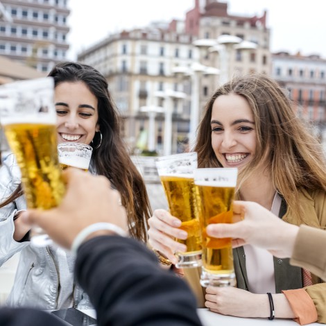 Estas son las cuatro ciudades de España donde más cerveza se bebe
