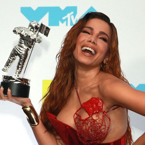 Anitta hace historia en los MTV VMA 2022 y lo celebra cantando ‘Envolver’ de la manera más sensual