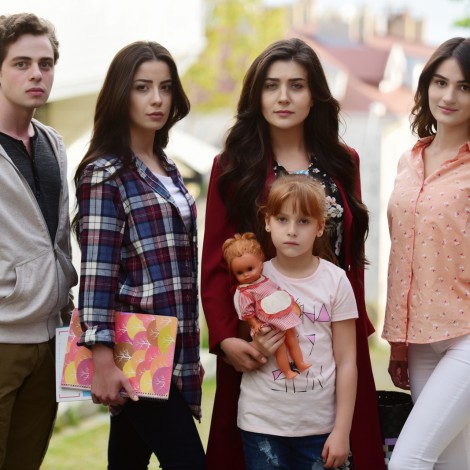 ‘Alas Rotas’, la nueva serie turca de Nova sobre una madre coraje y sus hijos