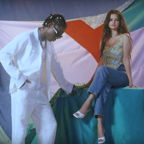 Selena Gomez y REMA lanzan el vídeo de ‘Calm Down’ con el guapo subido