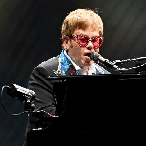 Elton John se despidió de la Reina de Inglaterra como mejor sabe: con amor y música