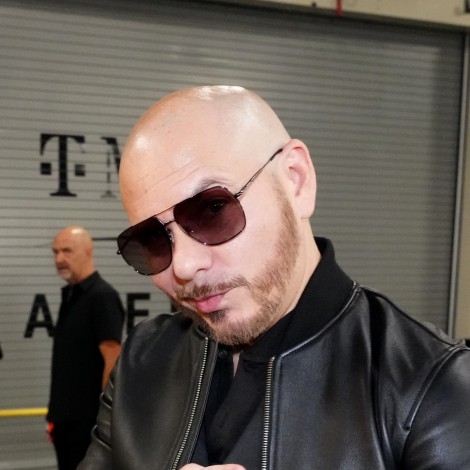 Pitbull nos pone a bailar toda la noche con su nueva canción: ‘Mamasota’