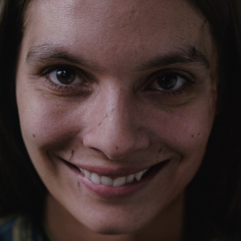 5 Razones para ver ‘Smile’, la siniestra película que está atemorizando al mundo a golpe de sonrisa