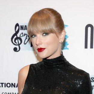 Taylor Swift descubre el título de una nueva canción de Midnights sembrando una duda entre sus fans