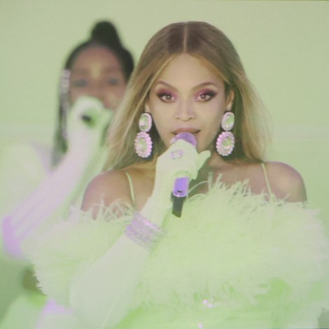 Beyoncé presume del último gran logro de su hermana Solange Knowles, con un doble estilismo espectacular