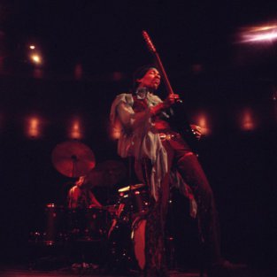 Las cuatro teorías que tratan de explicar la muerte de Jimi Hendrix, la leyenda de la guitarra