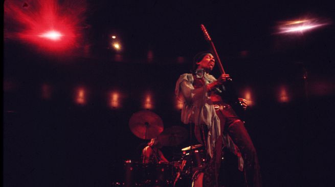 Las cuatro teorías que tratan de explicar la muerte de Jimi Hendrix, la leyenda de la guitarra