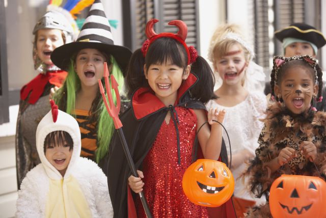 obturador Desmantelar Aventurarse Los disfraces baratos de Halloween para niños que puedes encontrar desde ya  en los supermercados | Moda y Belleza | LOS40