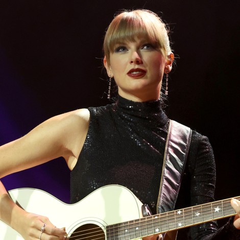 Taylor Swift revela el calendario de lanzamiento de 'Midnights' con el anuncio de dos singles