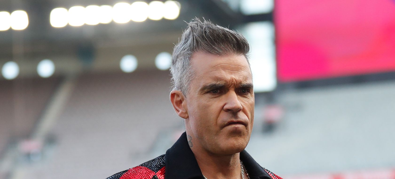 El plagio de Robbie Williams: “Esta canción me costó 2.5 millones de libras. ¡Disfrutadla!”