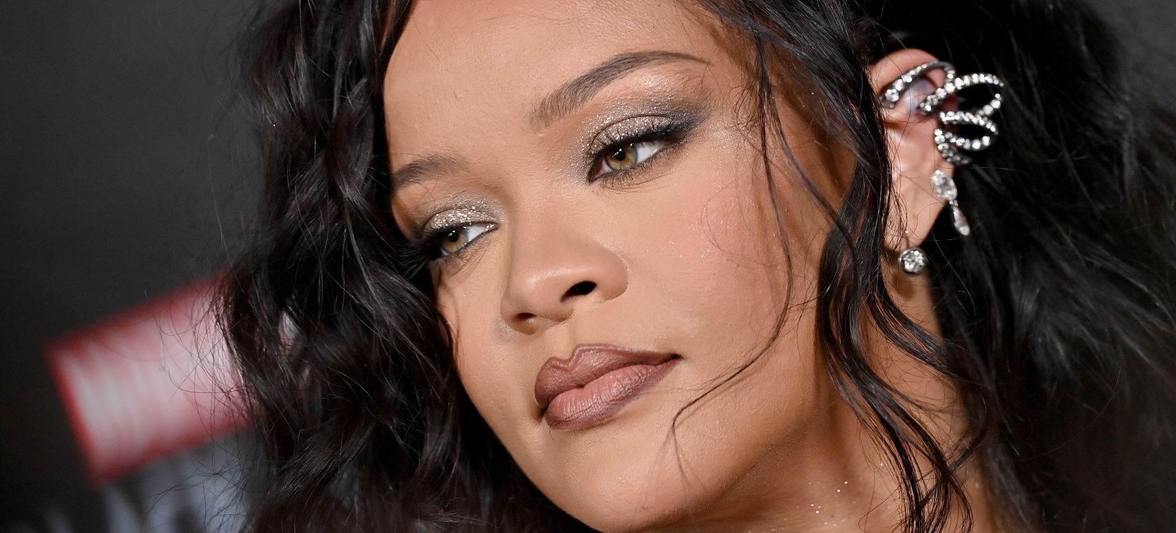 Rihanna eclipsa la première de ‘Black Panther’ (o cómo convertirse en la Reina de Wakanda con un outfit)