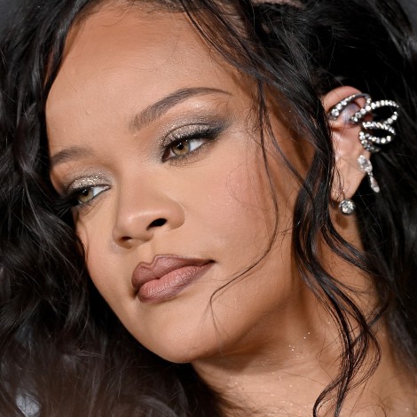 Rihanna eclipsa la première de ‘Black Panther’ (o cómo convertirse en la Reina de Wakanda con un outfit)