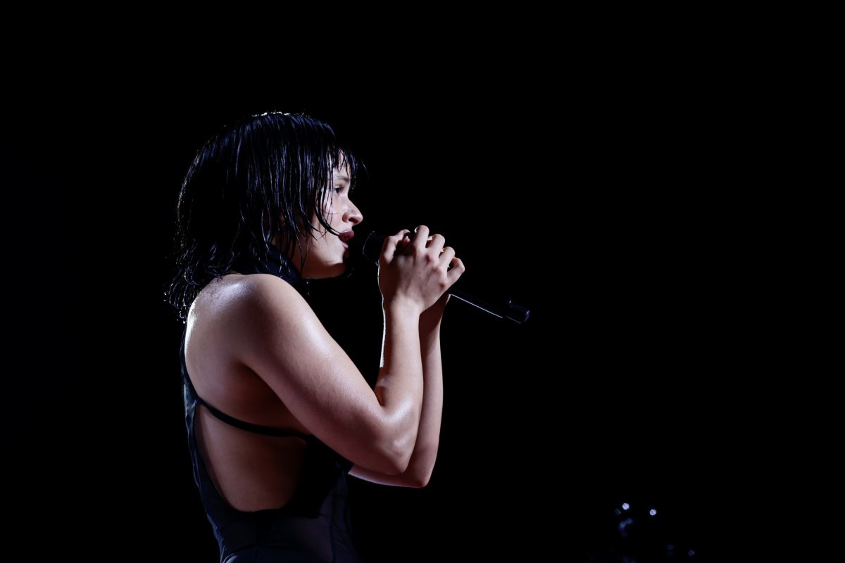Rosalía, durante su actuación en LOS40 Music Awards 2022