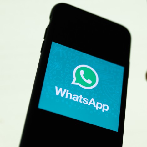 WhatsApp lanza dos novedades importantes: las encuestas y las comunidades llegan a la app