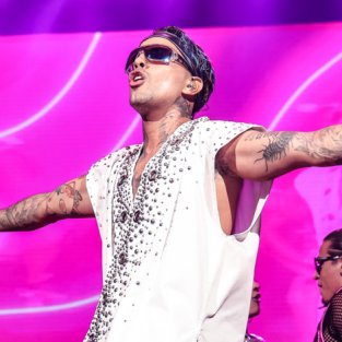 Rauw Alejandro nos lleva directos a Saturno