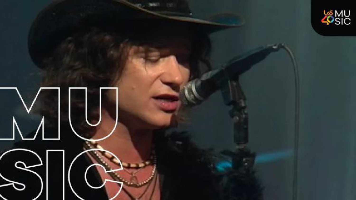 Revive el Básico de LOS40 de Bunbury presentando 'Flamingos' en 2002 |  LOS40 Classic | LOS40