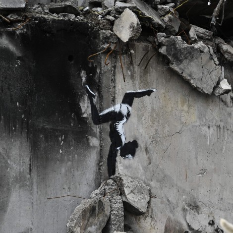 Banksy confirma que hizo siete murales nuevos en diferentes lugares de Ucrania