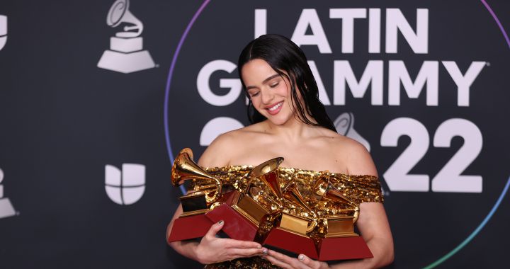 Los Ganadores De Los Premios Latin Grammy 2022: Rosalía, Bad Bunny ...