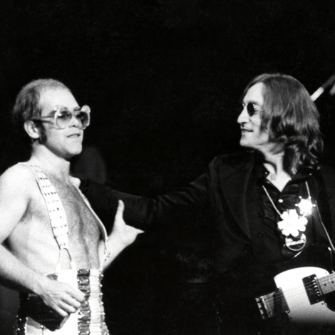 La última actuación John Lennon tras perder una apuesta durante su “romance relámpago” con Elton John