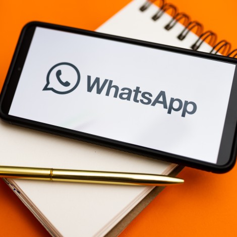 Cómo descargar stickers navideños para WhatsApp 