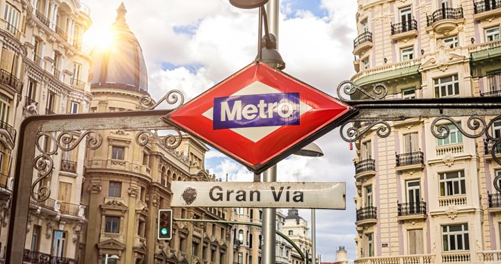 “New Year’s Eve Celebration in Madrid: Metro Schedule Changes and Open Stations”