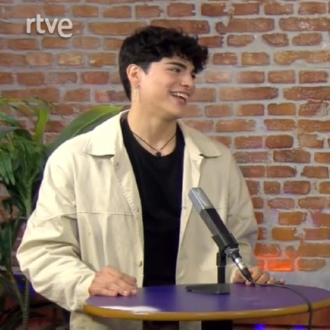 Un periodista de TVE, criticado por cosificar a un artista del Benidorm Fest 2023: “¿Vas a llevar mucha ropa?”