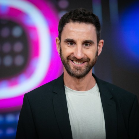 Dani Rovira desvela su primera lectura del año: “Libros que te recomiendan a las personas que los leen”