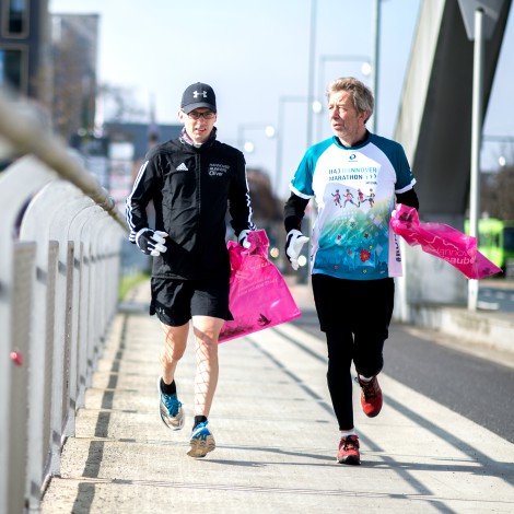 ‘Plogging’: el deporte sueco que combina el running con recoger basura de la calle