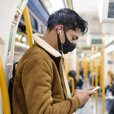 El Gobierno le pone fecha definitiva al fin de las mascarillas en el transporte público