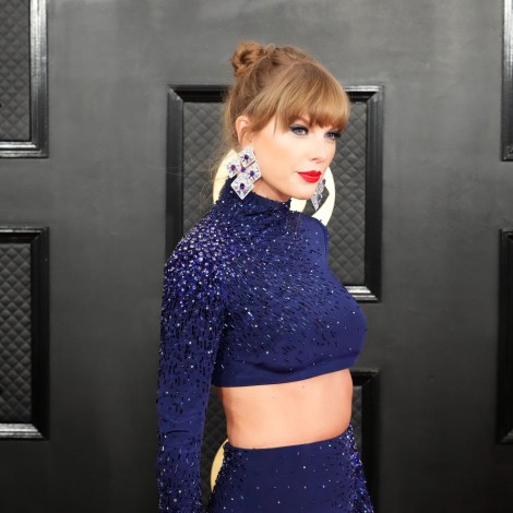 La alfombra roja de los Premios Grammy 2023 se llena de celebs y diseños brillantes y extravagantes