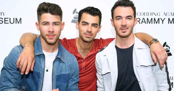 Jonas Brothers advance the premiere of ‘Wings’, the first song from their new album ‘THE ALBUM’