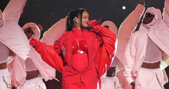 Things You Didn’t See About Rihanna’s Show: Featured Performer and Brutal Direction