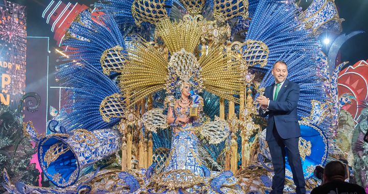 Adriana Peña Fumero is proclaimed queen of the Carnival of Tenerife 2023